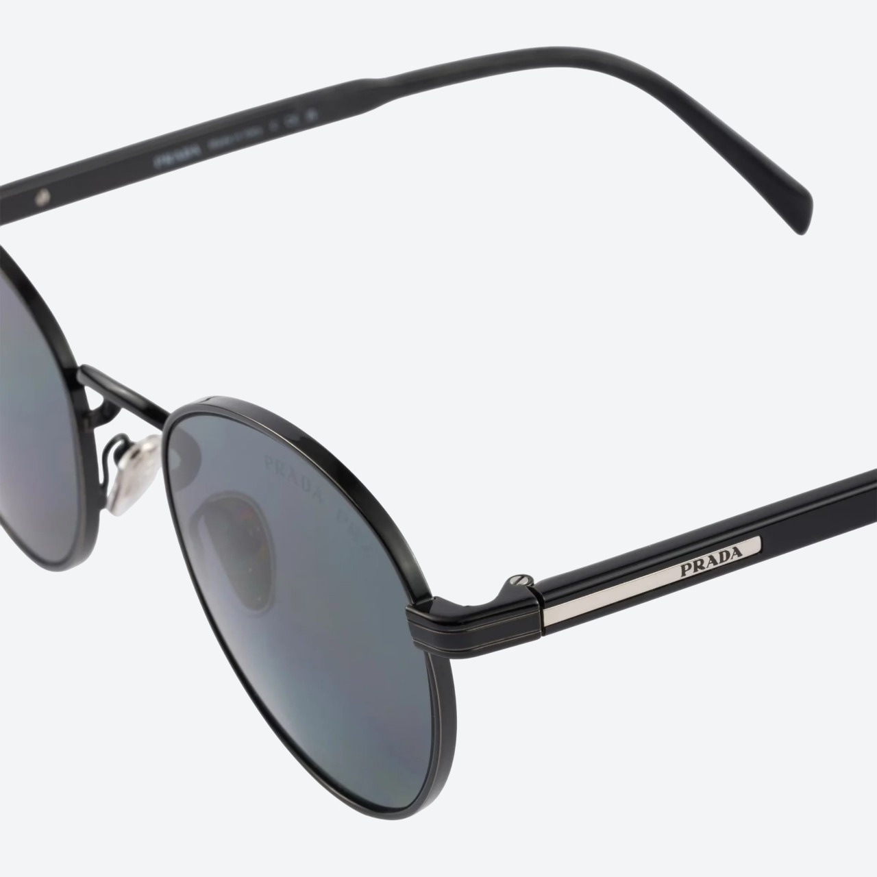 Sunglasses with Iconic Metal Plaque – Black Lenses side view